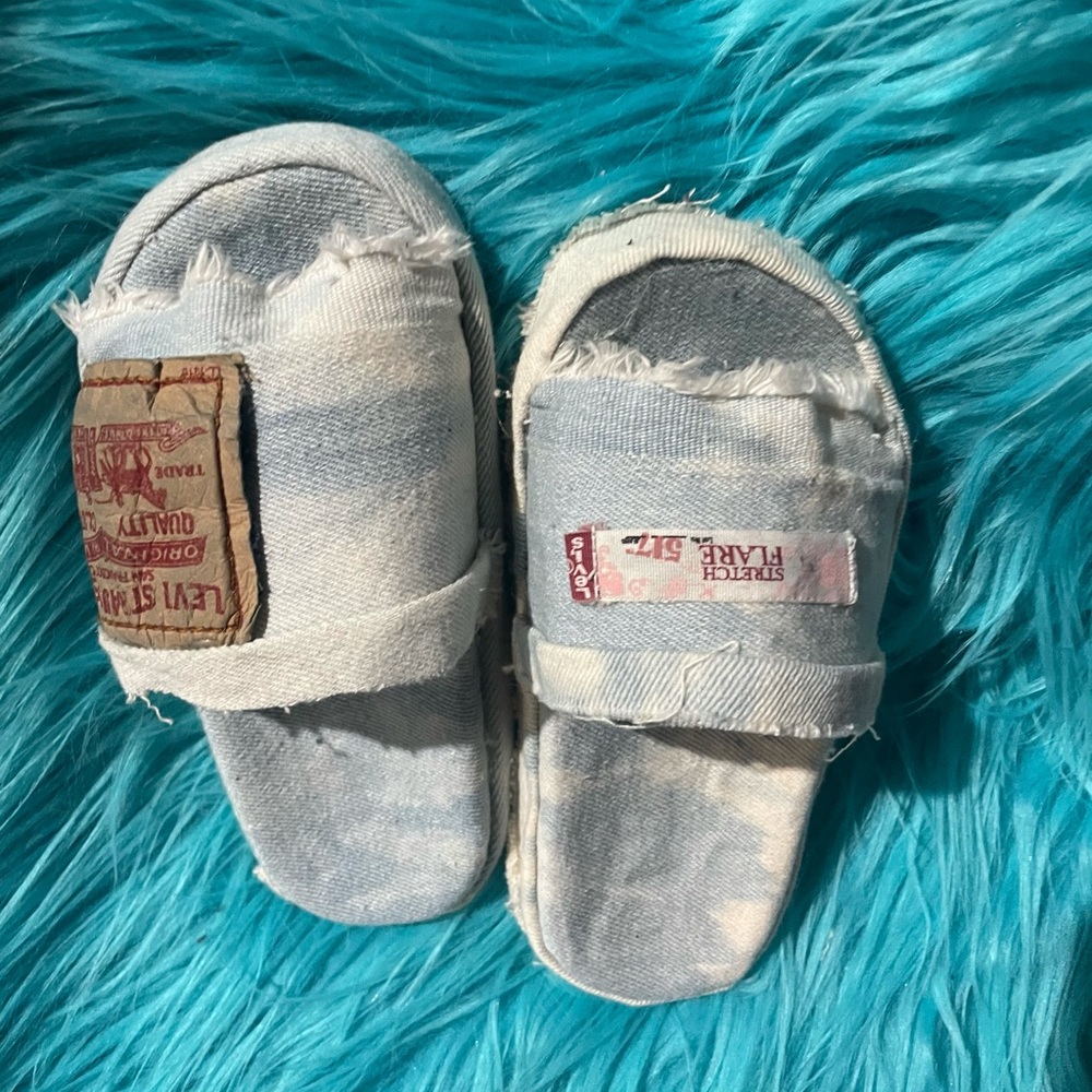 Girls Levi Slides